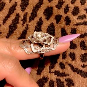 Full rose with petal ring